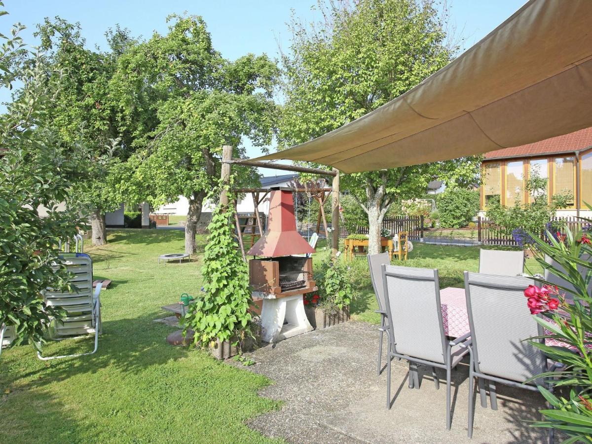 Apartment With Terrace And Pool In The Garden Pracht Exterior photo