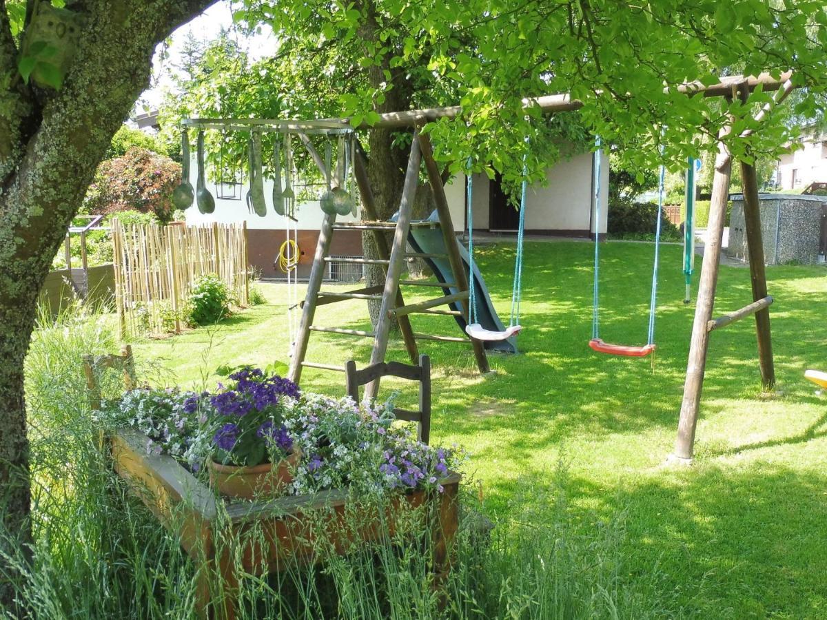 Apartment With Terrace And Pool In The Garden Pracht Exterior photo